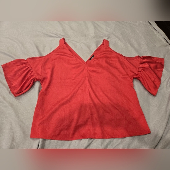 Express Tops - Women's‎ Cold Shoulder Top - Pink